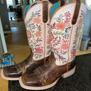 Ariat cowgirl boots